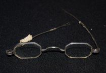 002.008. Eyeglasses In Case (2)