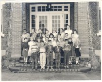 Pd.1072.0006. North Bend Grade School Class. Hackney Photo