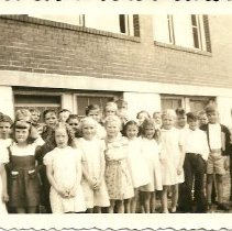 Thornton Heights school outside shot