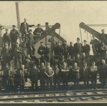 B & M car shop workers, 1907