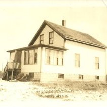 Broadway and Pleasant Ave Home
