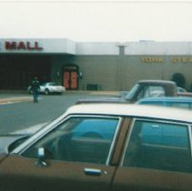 Maine Mall entrance and York Steak House