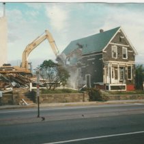 Demolition of the house at the corner of Broadway and Cottage, 1997