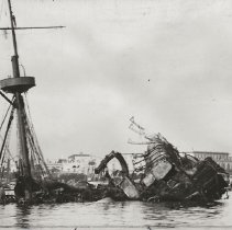 1898 sinking of the Battleship Maine in Havana, Cuba