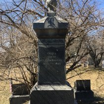 Gravestone, Fred H. Rundlett, at Brown's Hill Cemetery