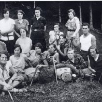 Nataliya Spenadel with friends of Zion organization, 1927