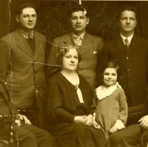 Sitting Vojtech, Ida, Martha, Franciska; standing Gejza, Andrew, Stepan