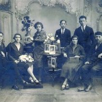 Gentelman, Chaya, Chayala, Yukal, Sarah, Shimon, and Schlomo Goodman, 1930s