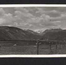 1997.034.030_photo 2