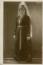 Islenskur skauibúningur