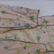 Grandma Moses Apron, Back L
