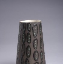 Bennington Potters brown vase with decoration