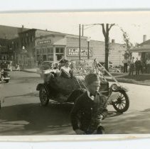 Parade on Main St. Midland