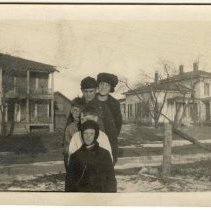 Genivieve, Carlyle, Leland, and Bennett Murl (Pete) Coons