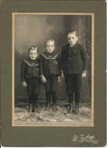 2010.11.117 Photograph