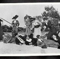 People on beach near Old Fernandina, Oct. 26, 1913