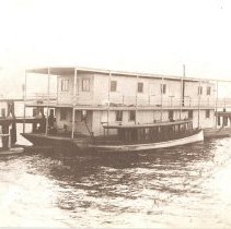 The houseboat " Seminole "