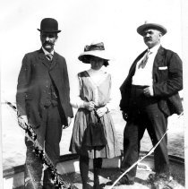 Pilot Bell, Marian Davis, Harry Johnson