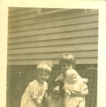 Annette, Harry, Marlie and the doll "Rosalie"