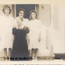 Anna Gerbing and daughters