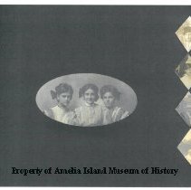 Nancy Downes (lft), Mildred Downes (rht), Margaret Johnson Stewart (cent)