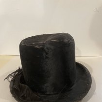 black top hat