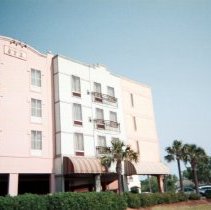 Hampton Inn Front Street By Jordan Rogers 06-06-2011