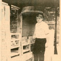 Newspaper Article  - About local ceramics artist, Lee Shank