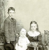 A61-22-18 - Gammon Children (c