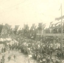 Parade During Old Home Week