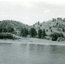 Alluvial fan on west side of Missouri River