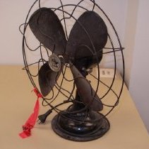 Black electric fan