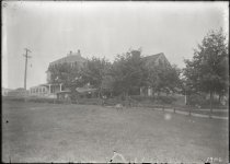 People in front of the Mansion House and Auldstock Inn, Biddeford Pool