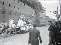 U.S. Grant Relief Corps float and Laconia construction