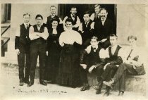 1909 photograph of Hammond Post Office employees