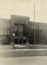 Front entrance of Edison School in 1936