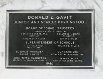 Gavit exterior inaugural plaque