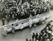 "Jeeparade" alligator in 1947 parade