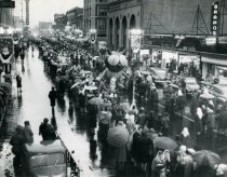 Hammond parade with float balloons in 1947