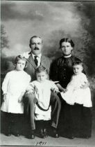 William P Parks family in 1911