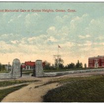 Monument and Memorial Gate at Groton Heights