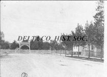 Entrance to Lakeview Cemetery from 1st Ave. South