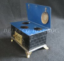 Toy stove, tin kitchen set