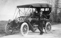 Dr. Earle's 1910 Cadillac and chaufeur