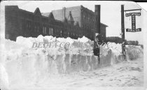 Snow storm, 600 block of Ludington Street