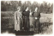 Three sisters:Mabel, Myrtle, Ella Armstrong