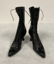 Women's Lace-Up Boots