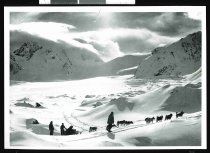 Training huskies, Ball Hut