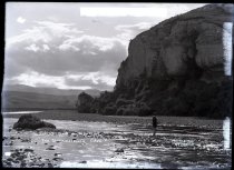 The Tengawai River, Cave
