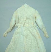 White two-piece dress, with floral pattern embroidery; c.1910.